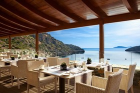 Yogareise &quoT;Jivamukti Yoga und Ayurveda Retreat" im Daios Cove auf Kreta mit Annette Böhmer, Kerstin C. Franke und Volker Mehl